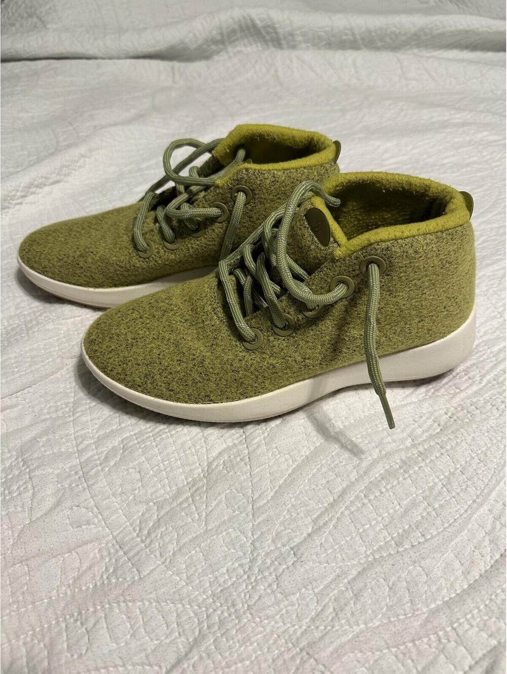EUC Allbirds Women's Wool Runner-Up Mizzles - Hazy Lime - Size 8 Women's - Picture 2 of 6